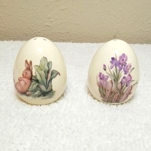 Cracker Barrel Easter Egg Salt and Pepper Shakers